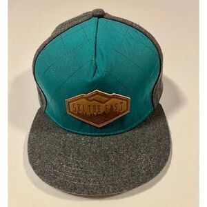 Ski The East Wool Blend Icon Flatbrim Trucker Hat Green, Grey Leather Patch NWOT